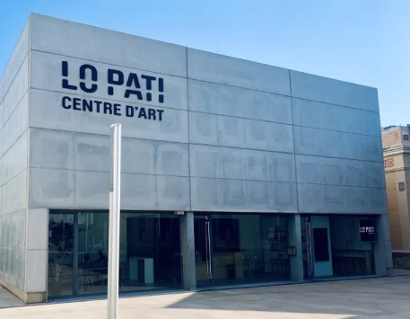 Cartell original: Lo Pati projecta memòria, territori i desplaçaments a «Habitar el present»